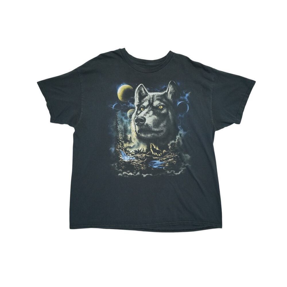 DOM The Artist Galaxy Wolf Graphic Tee – XL – Nature Moon Scene Art Shirt